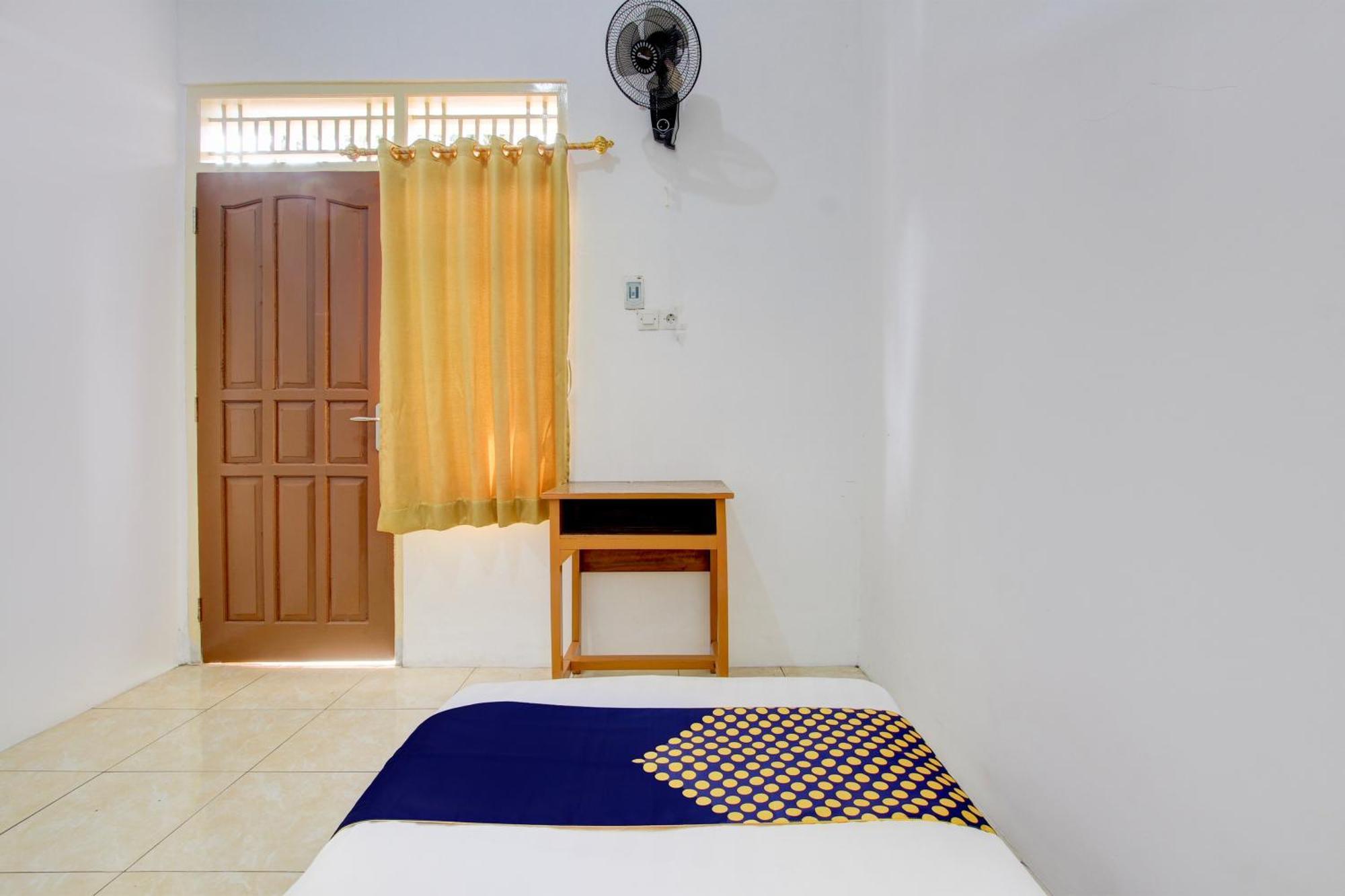 Spot On 93988 Guest House Wijaya Syariah Near Alun Alun Kota Purwokerto Exterior photo