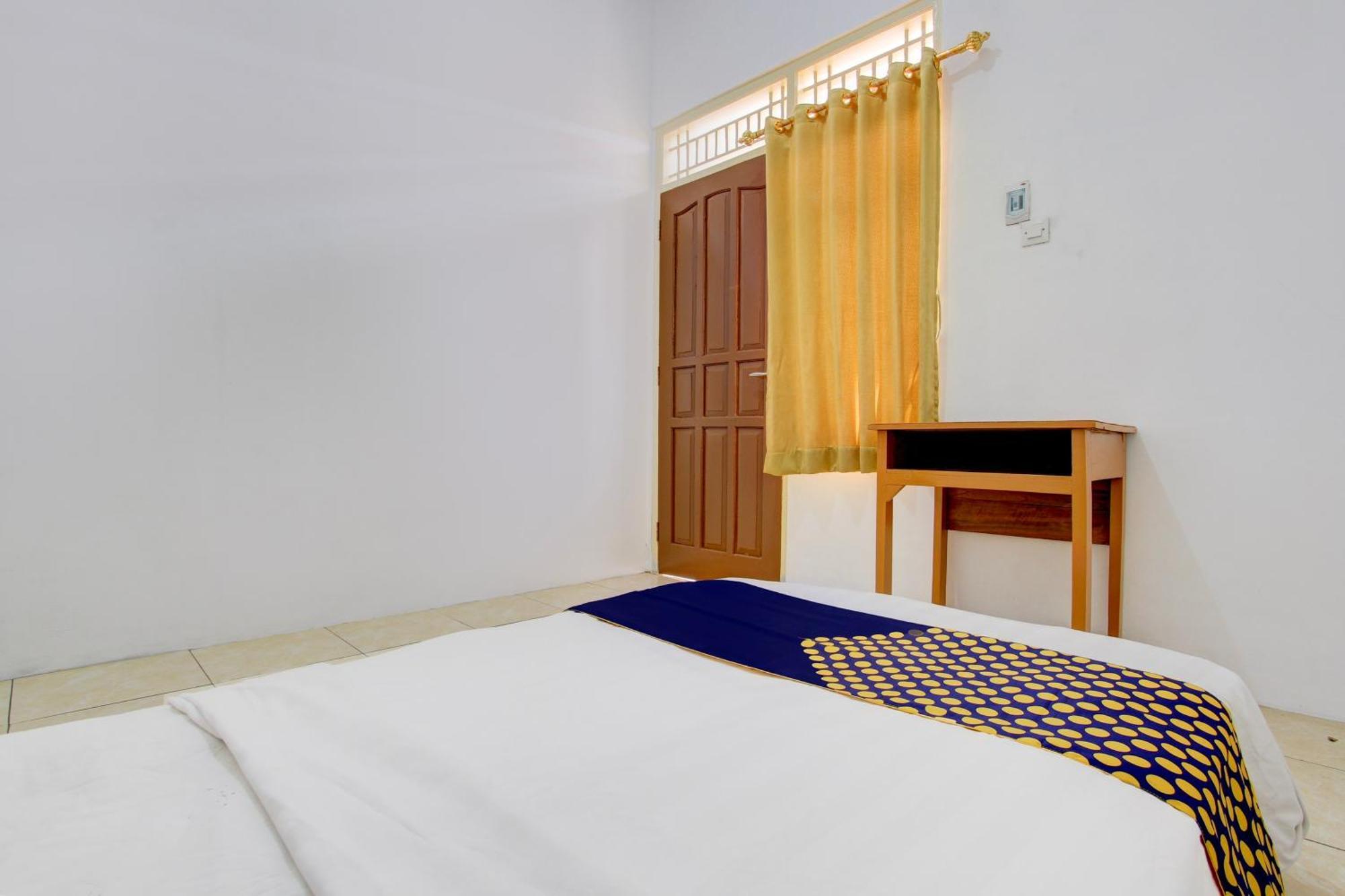 Spot On 93988 Guest House Wijaya Syariah Near Alun Alun Kota Purwokerto Exterior photo